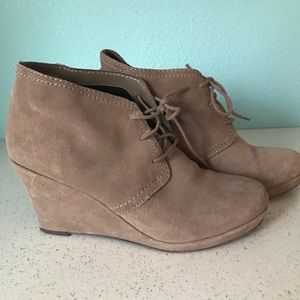 Dolce Vita 9.5 Ankle Boots Booties Suede lace up